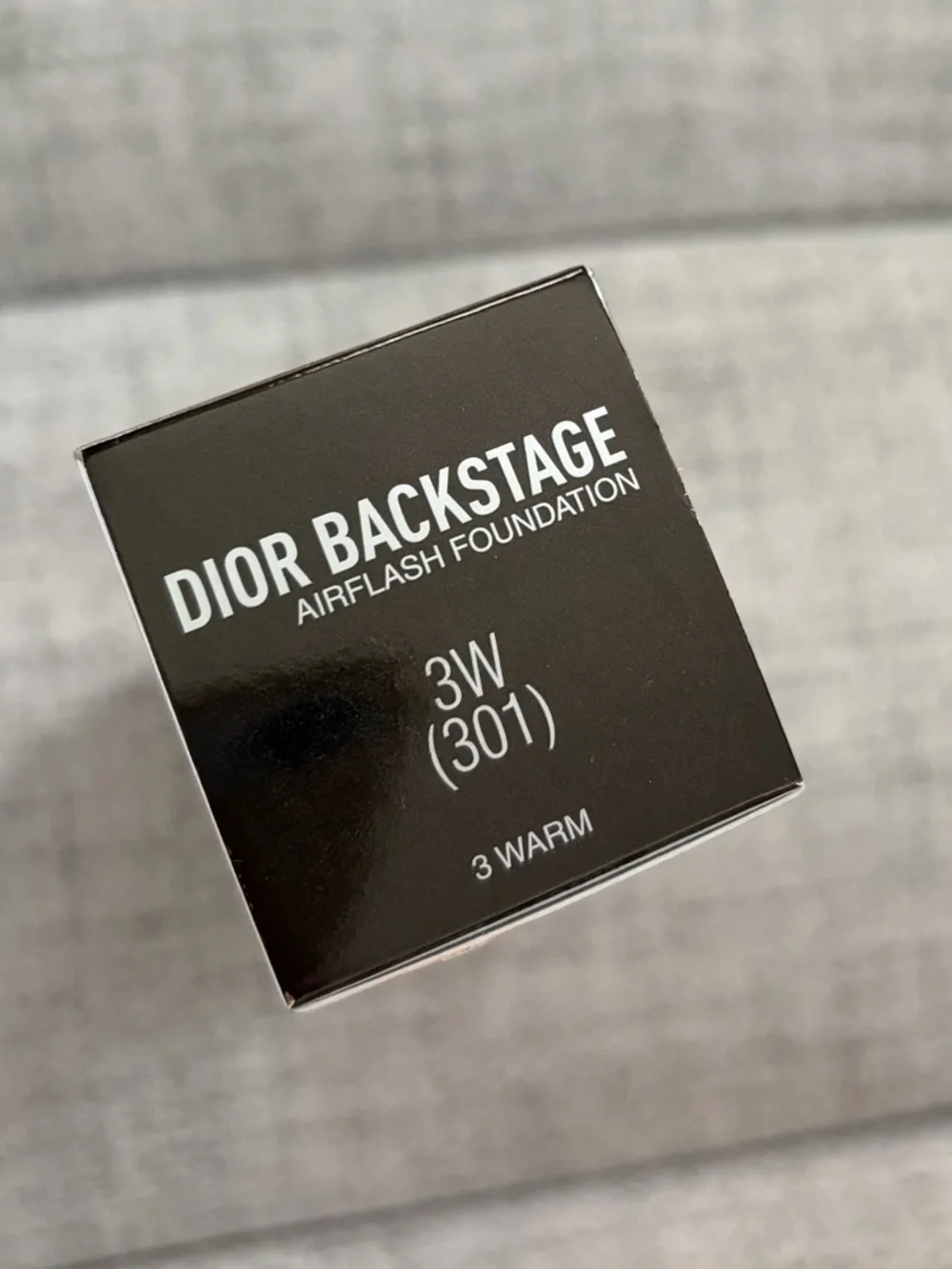 Dior Backstage Airflash Foundation  for a flawless finish - Picture 2 of 2